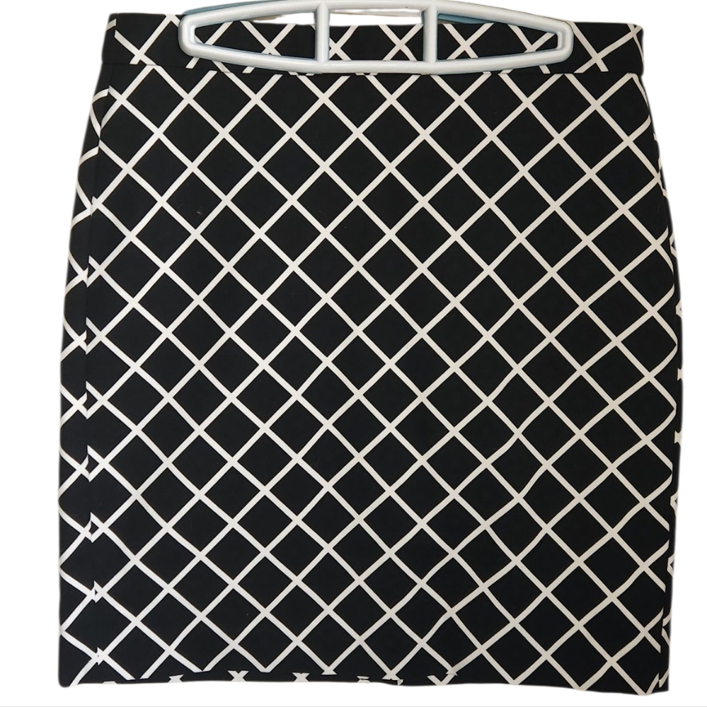 Banana Republic Black White Mini Skirt. Size 10